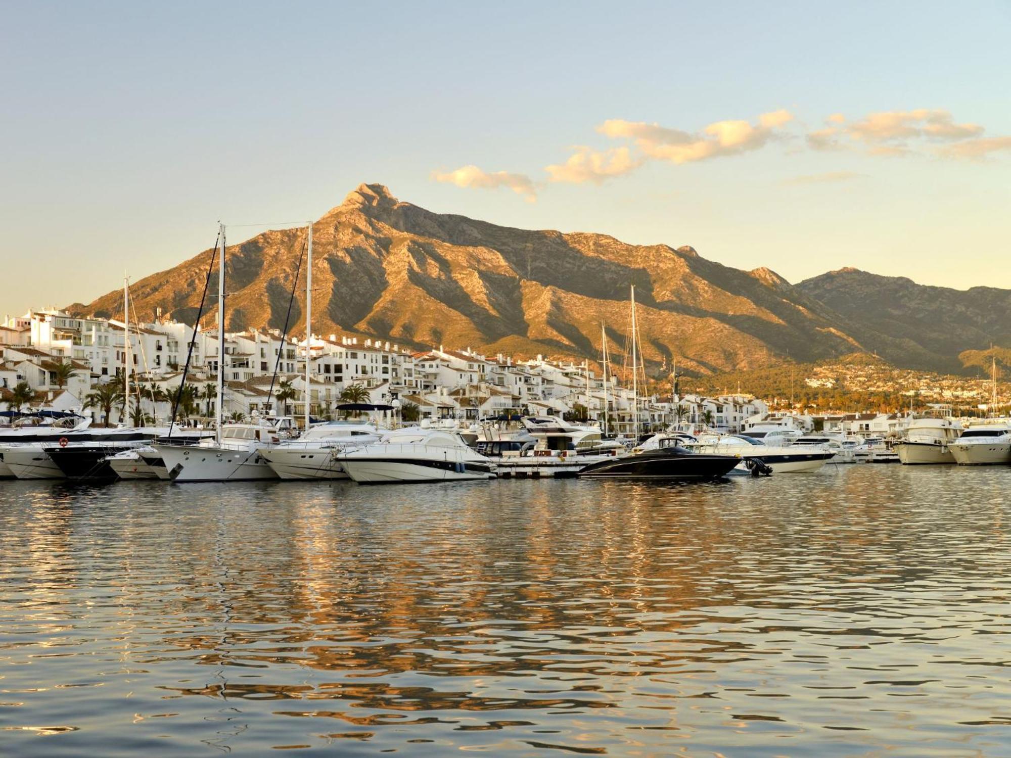 2 Bed Gf Near Puerto Banus Apartment Marbella